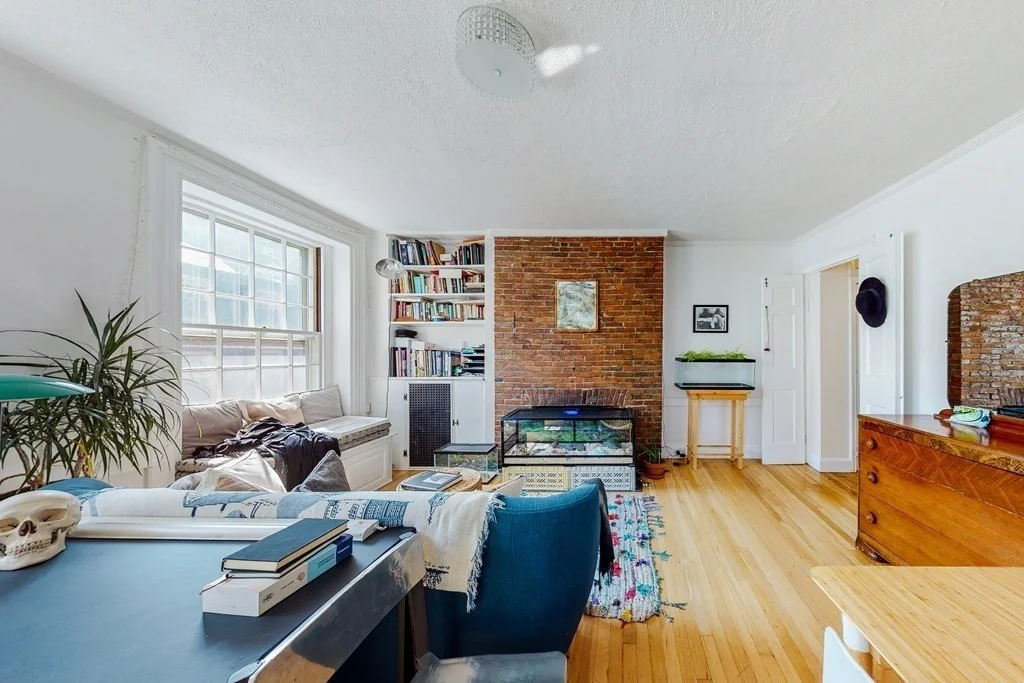 1 bed, 1 bath apartment for rent at 20 Joy St Unit 3, Beacon Hill — photo 3 of 11