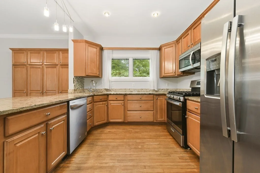 4 bed, 4+ bath apartment for rent at 20 Keefe Ave Unit 20, Newton Upper Falls — photo 3 of 27