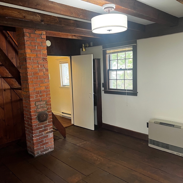 1 bed, 1 bath apartment for rent at 20 King Unit A, Rockport — photo 9 of 18