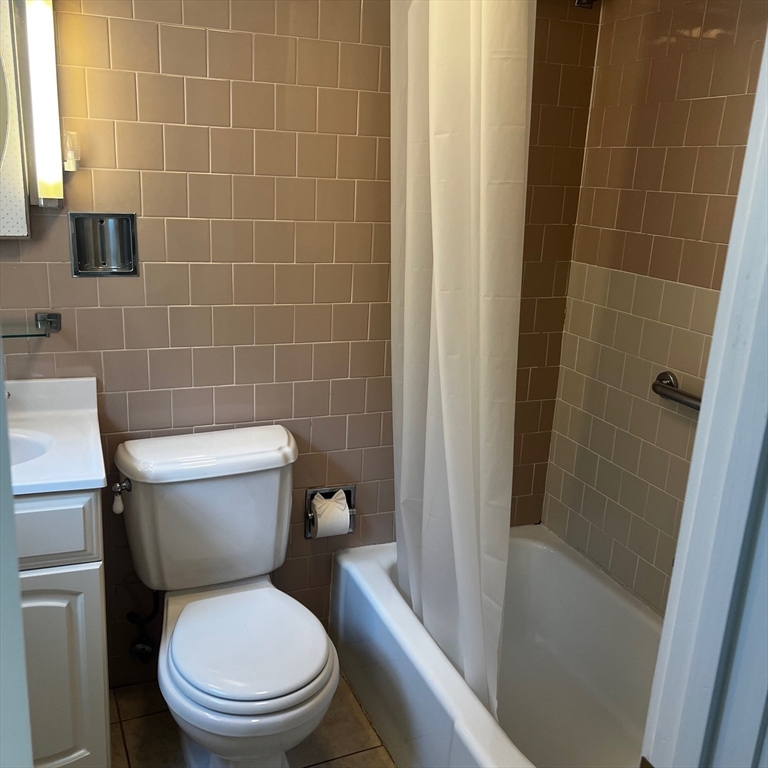 1 bed, 1 bath apartment for rent at 20 King Unit A, Rockport — photo 15 of 18
