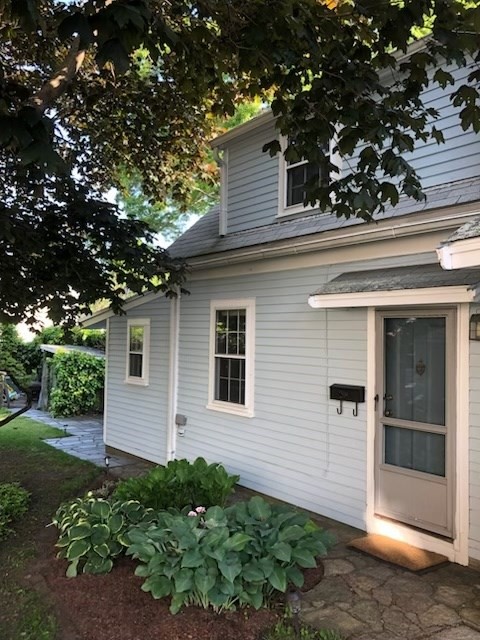 1 bed, 1 bath apartment for rent at 20 King Unit A, Rockport — photo 2 of 18
