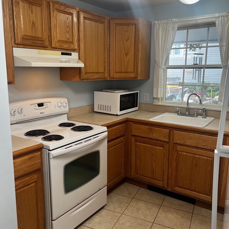 1 bed, 1 bath apartment for rent at 20 King Unit A, Rockport — photo 6 of 18