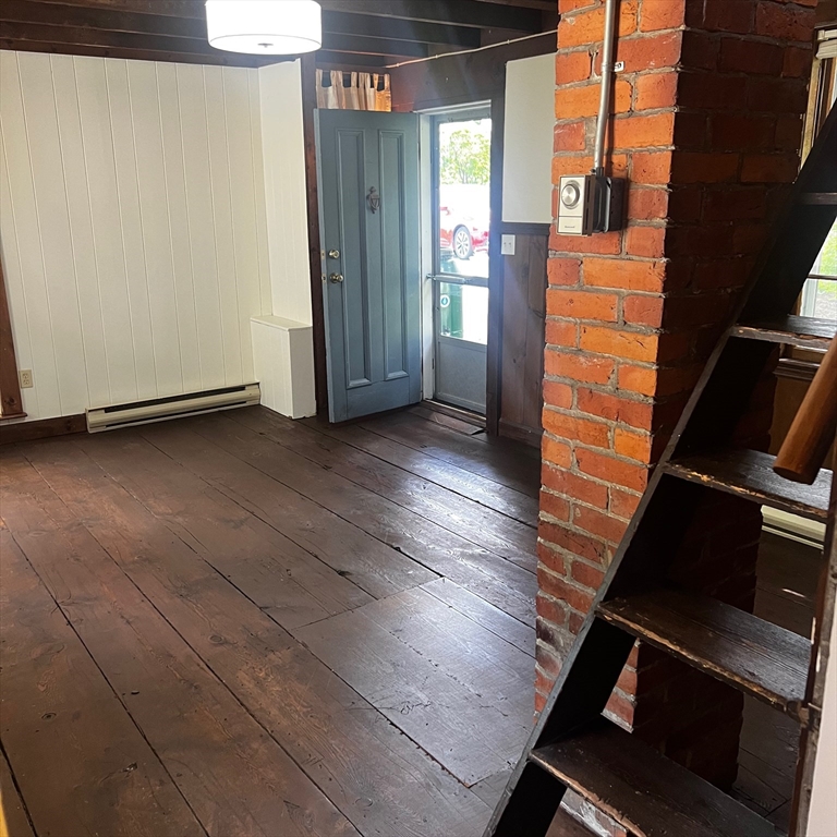 1 bed, 1 bath apartment for rent at 20 King Unit A, Rockport — photo 4 of 18