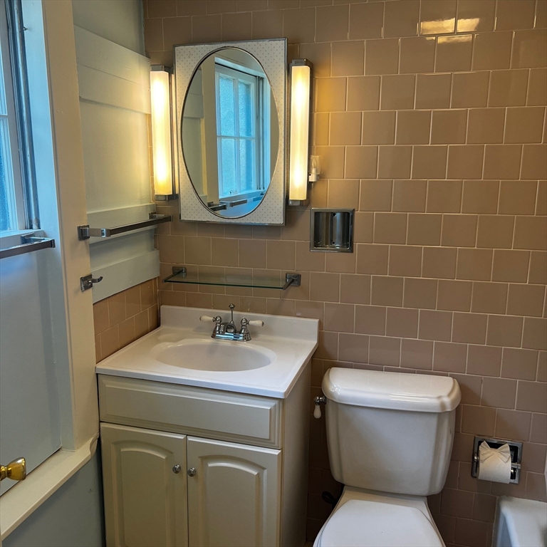1 bed, 1 bath apartment for rent at 20 King Unit A, Rockport — photo 16 of 18