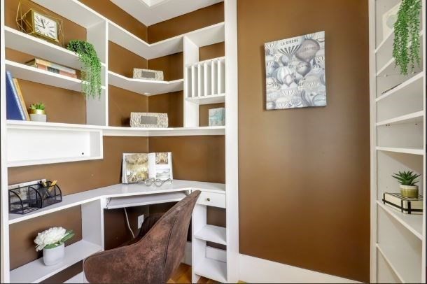 2 bed, 1 bath apartment for rent at 20 Lake St Unit 2, Ward Two — photo 22 of 33