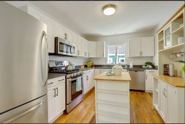 2 bed, 1 bath apartment for rent at 20 Lake St Unit 2, Ward Two — photo 7 of 33