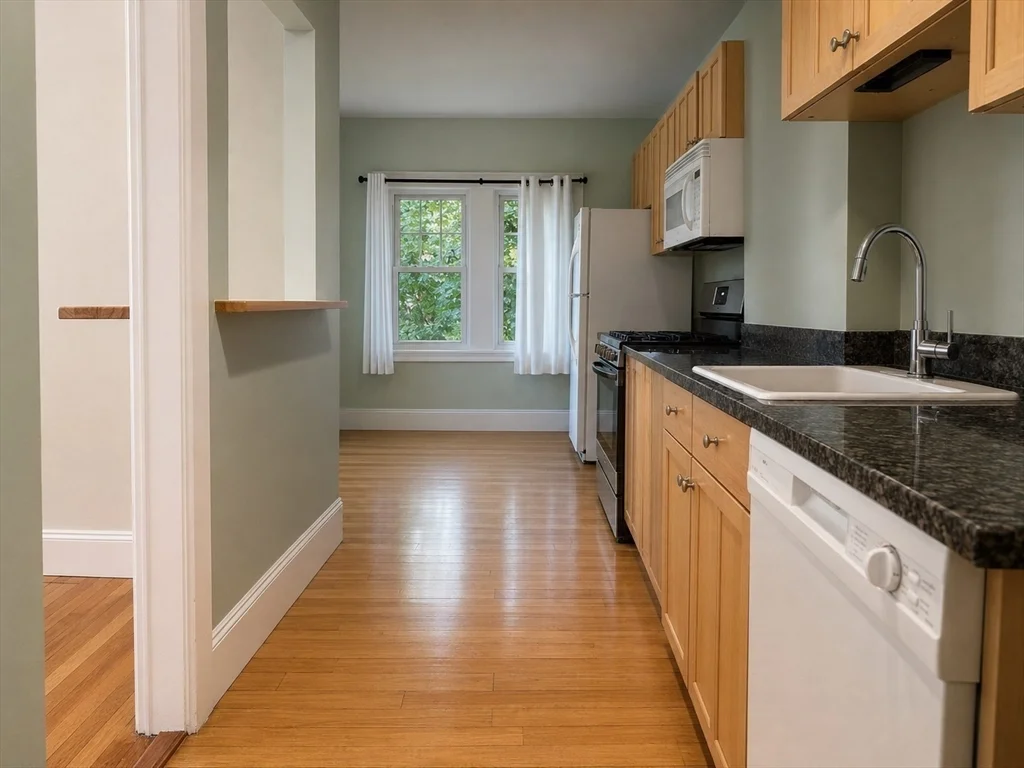 2 bed, 2 bath apartment for rent at 20 Lee Hill Rd Unit 20, Roslindale — photo 4 of 16
