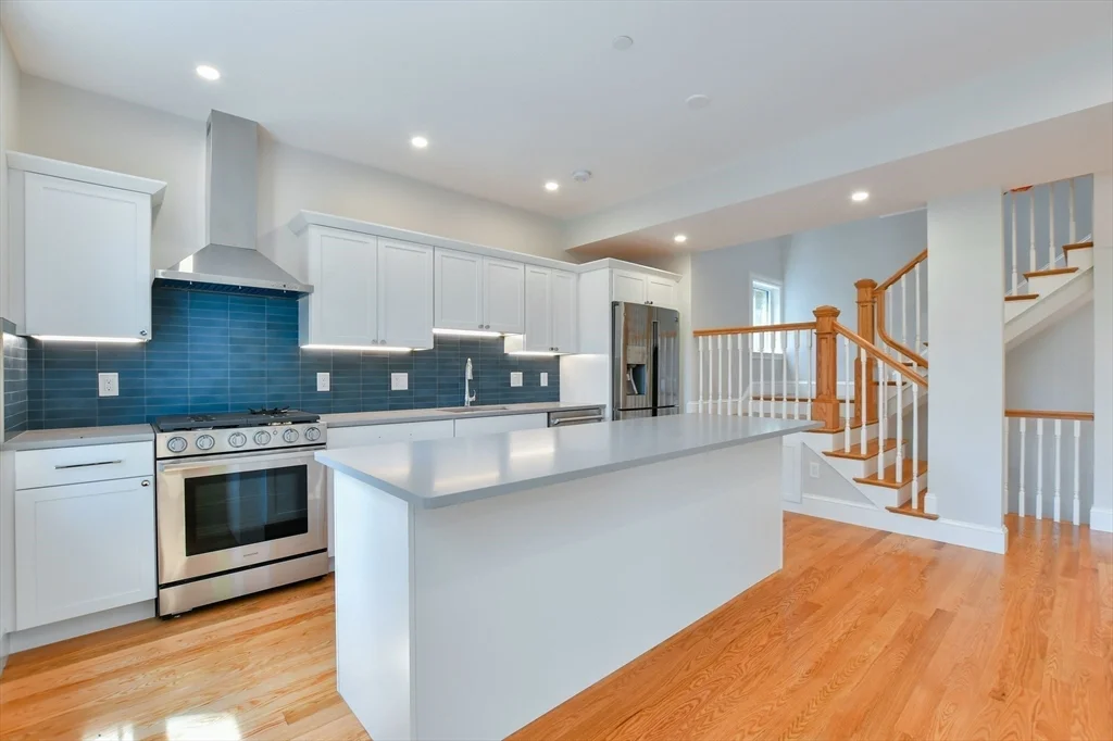 3 bed, 2 bath apartment for rent at 20 Lee St Unit 2, Jamaica Plain — photo 3 of 25