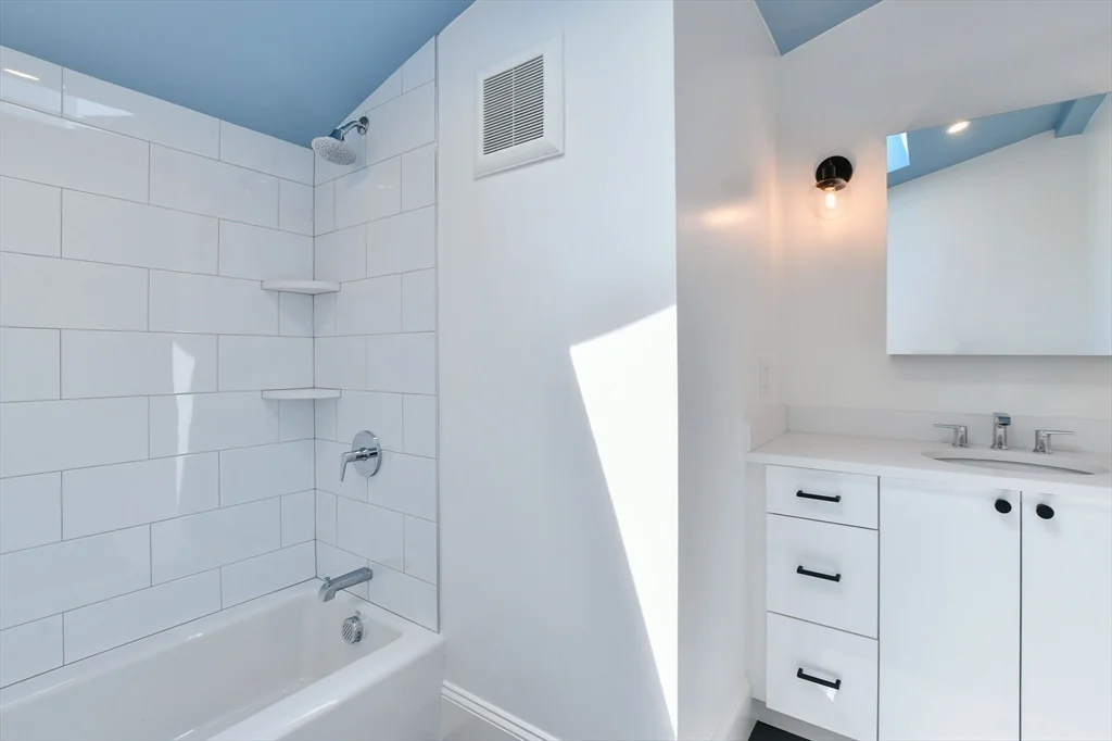 3 bed, 2 bath apartment for rent at 20 Lee St Unit 2, Jamaica Plain — photo 19 of 25