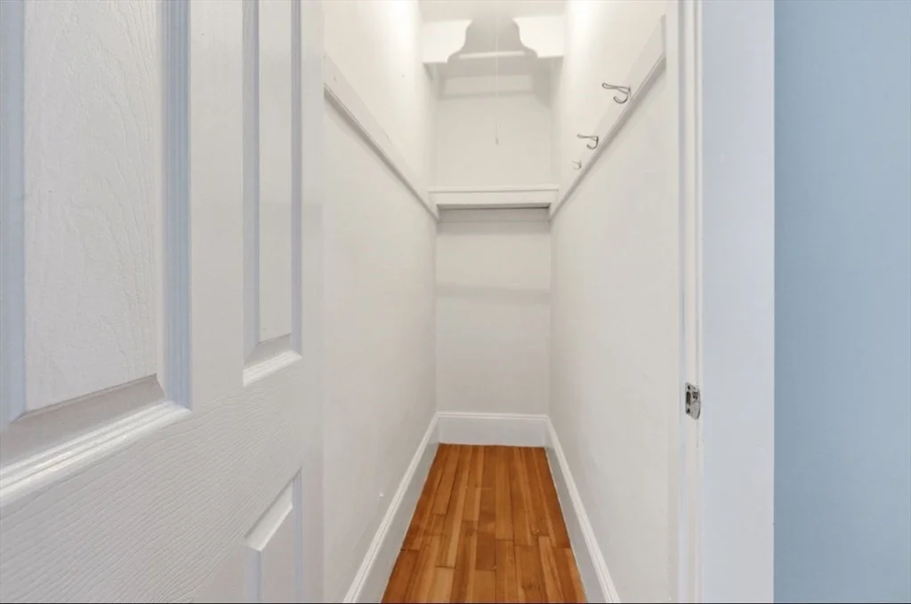 3 bed, 1 bath apartment for rent at 20 Leslie St Unit 3, Dorchester — photo 19 of 23
