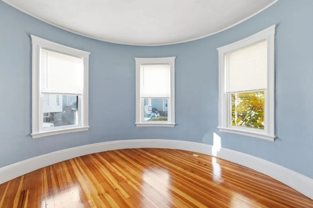 3 bed, 1 bath apartment for rent at 20 Leslie St Unit 3, Dorchester — photo 7 of 23