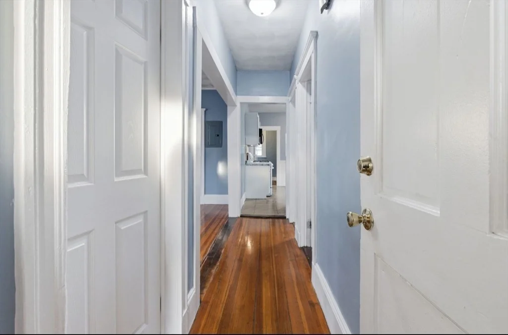3 bed, 1 bath apartment for rent at 20 Leslie St Unit 3, Dorchester — photo 10 of 23