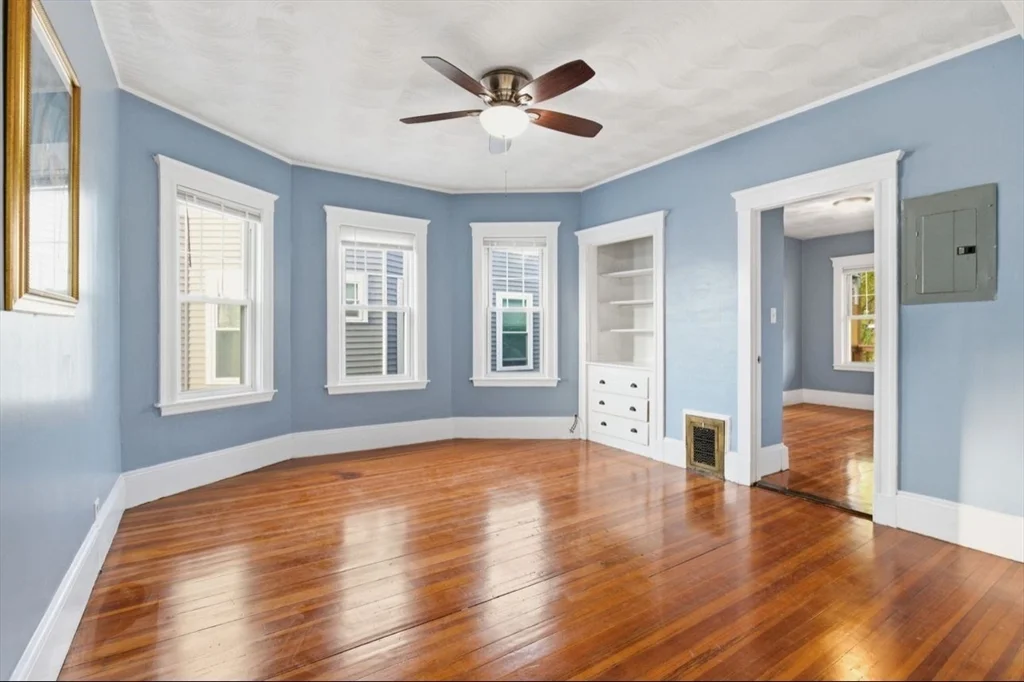 3 bed, 1 bath apartment for rent at 20 Leslie St Unit 3, Dorchester — photo 5 of 23