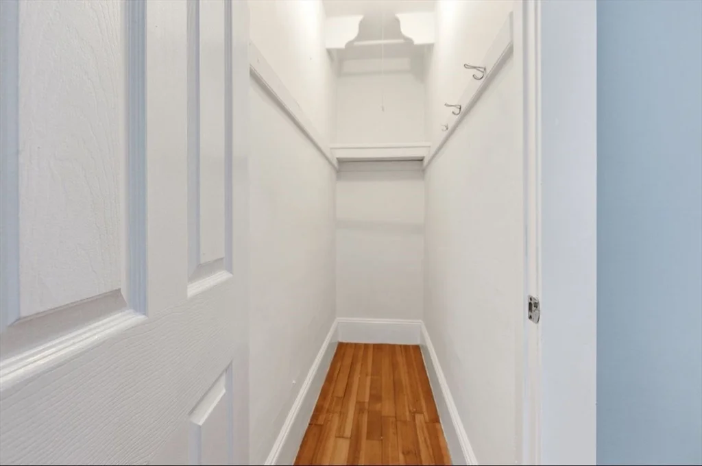 3 bed, 1 bath apartment for rent at 20 Leslie St Unit 3, Dorchester — photo 14 of 23