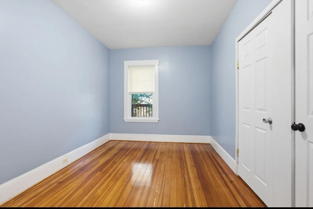 3 bed, 1 bath apartment for rent at 20 Leslie St Unit 3, Dorchester — photo 11 of 23
