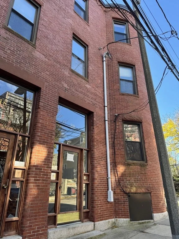2 bed, 1 bath apartment for rent at 20 Linwood St Unit 1, Roxbury — photo 4 of 24
