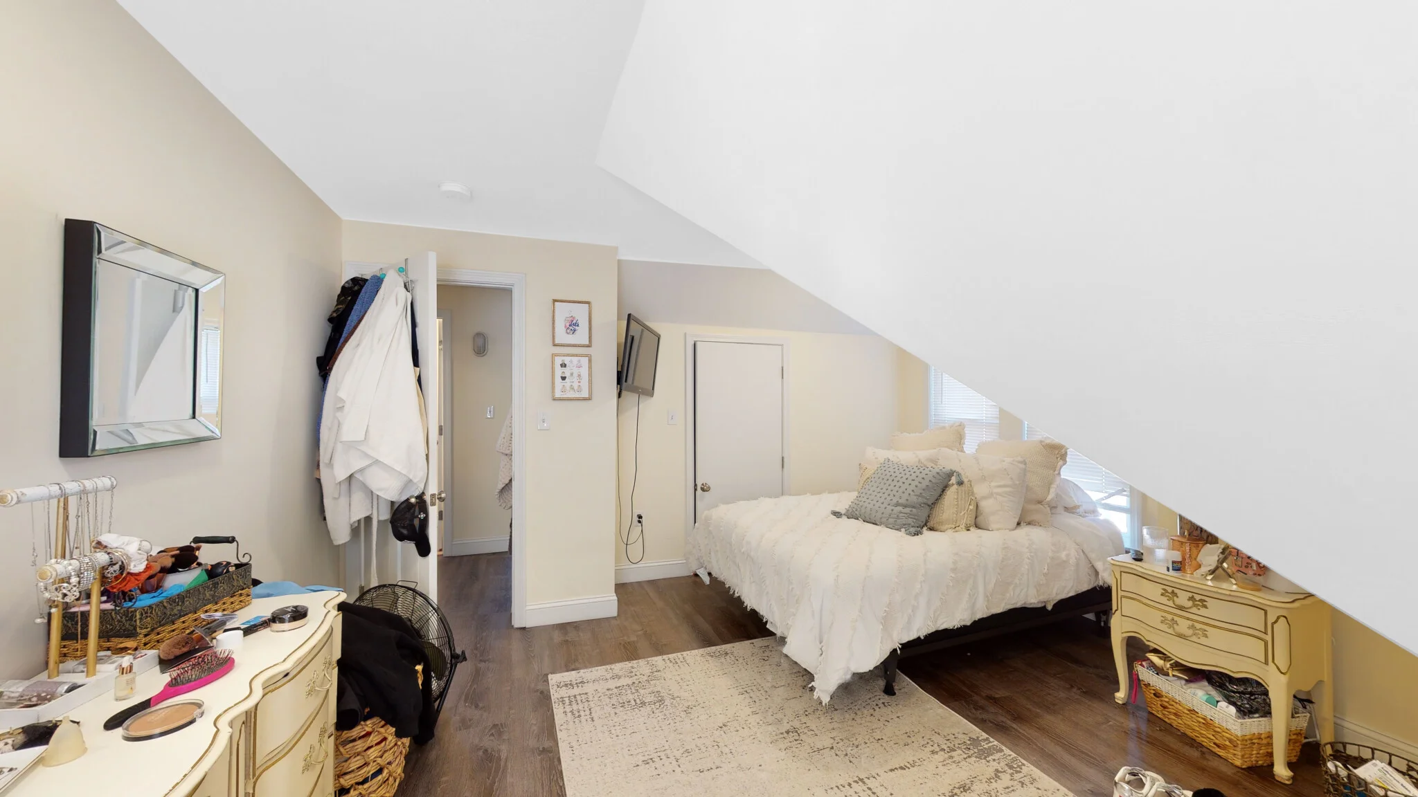 4 bed, 2 bath apartment for rent at 20 Litchfield St Unit 0, Brighton — photo 21 of 21