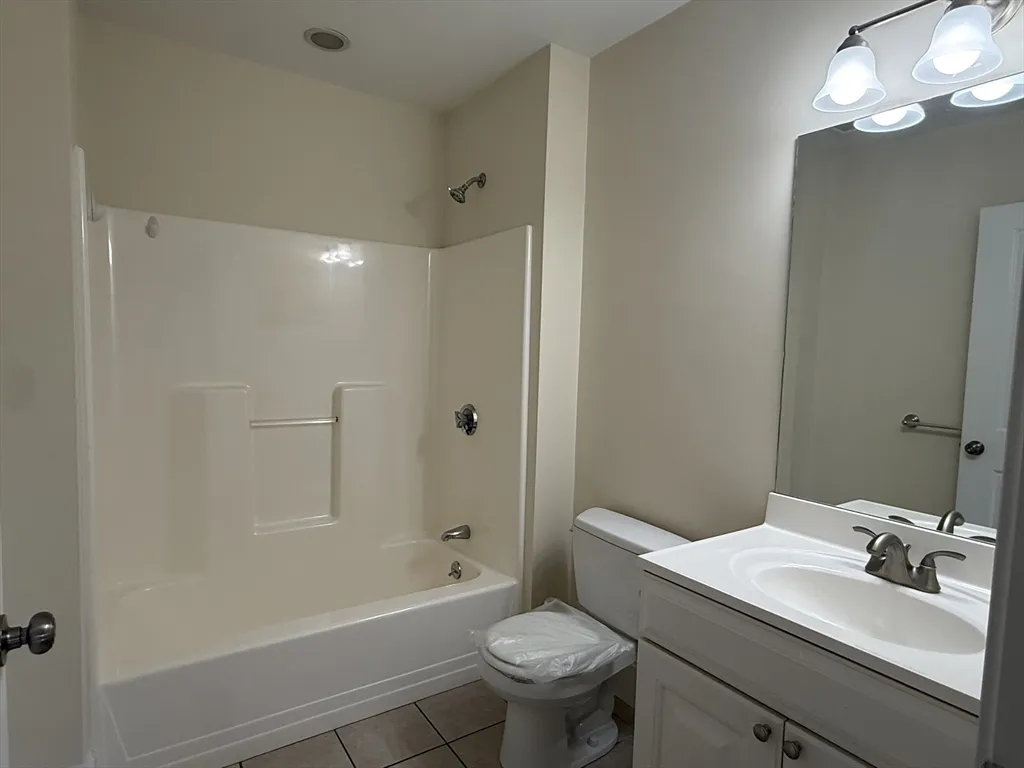 2 bed, 1 bath apartment for rent at 20 Locust St Unit 202, Medford — photo 7 of 8
