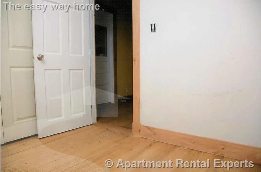 3 bed, 1 bath apartment for rent at 20 Lopez St, Central Square — photo 3 of 7