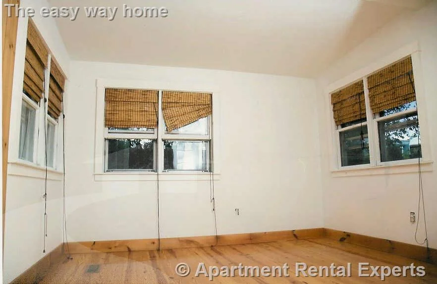 3 bed, 1 bath apartment for rent at 20 Lopez St, Central Square — photo 4 of 7