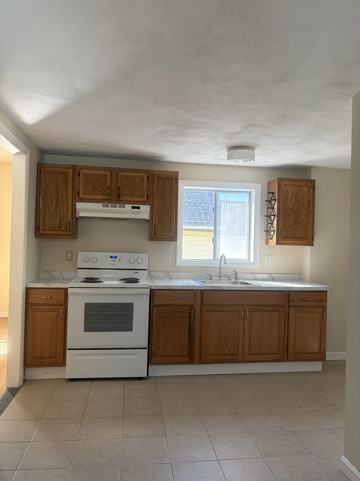 3 bed, 1 bath apartment for rent at 20 Lyman St Unit 2, Lynn — photo 9 of 12
