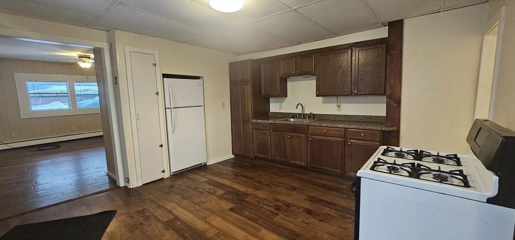 2 bed, 1 bath apartment for rent at 20 Main St Unit 1w, Spencer — photo 2 of 11