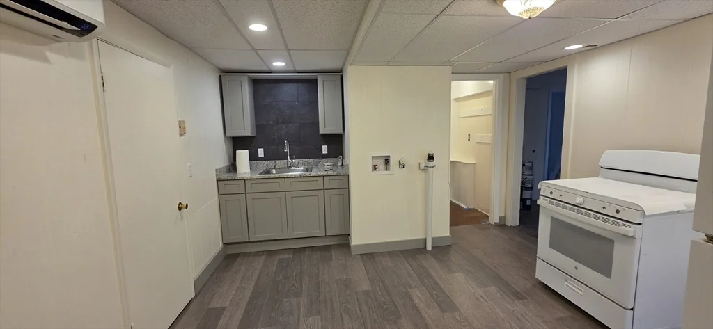 1 bed, 1 bath apartment for rent at 20 Main St Unit 2E, Spencer — photo 3 of 10