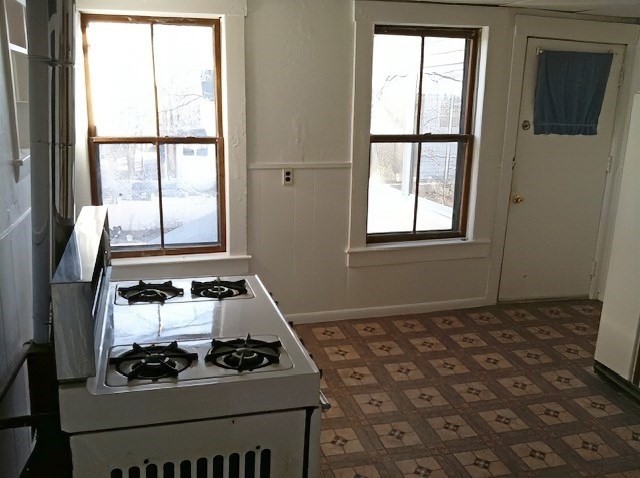1 bed, 1 bath apartment for rent at 20 Main Unit 2W, Spencer — photo 2 of 15