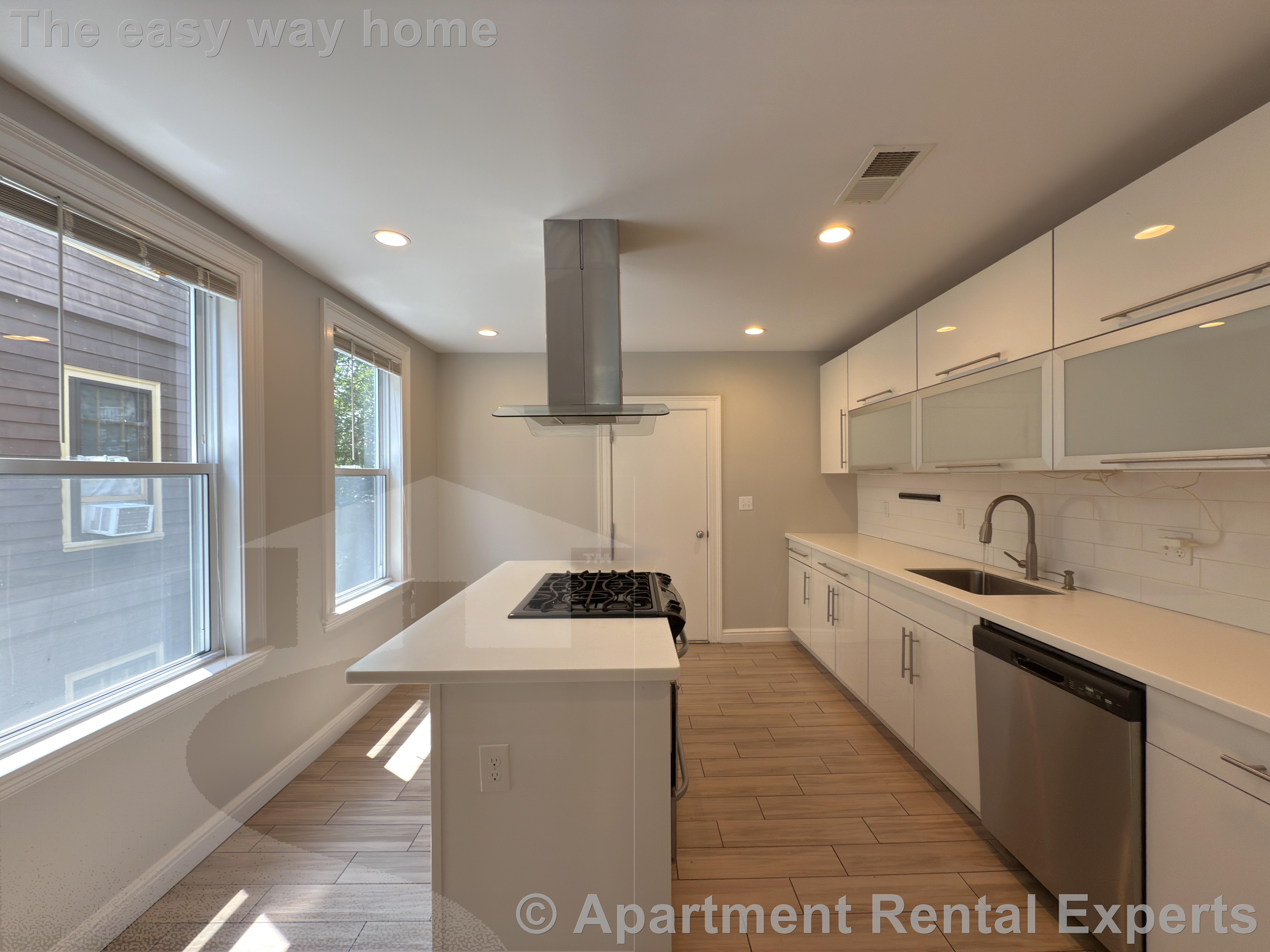 3 bed, 2 bath apartment for rent at 20 Marie Ave Unit 2, Inman Square — photo 5 of 13