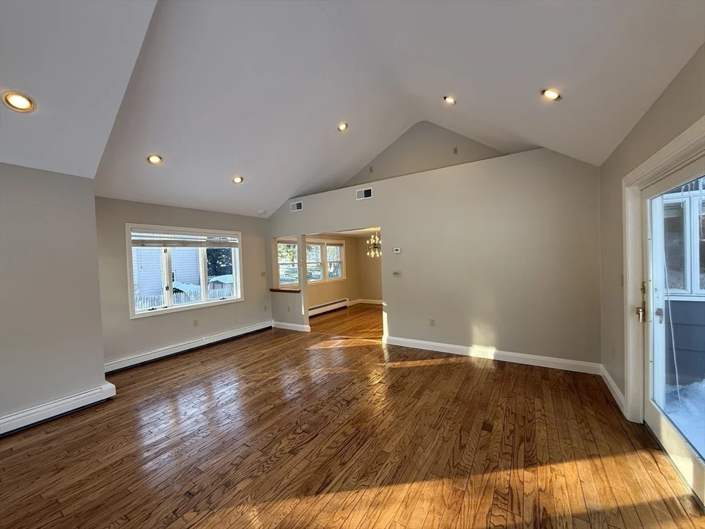 3 bed, 2 bath apartment for rent at 20 Marrett Rd, Lexington — photo 4 of 17