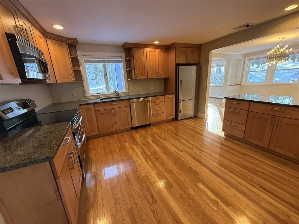 3 bed, 2 bath apartment for rent at 20 Marrett Rd, Lexington — photo 6 of 17