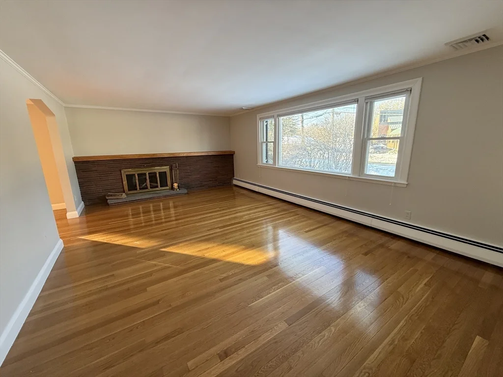 3 bed, 2 bath apartment for rent at 20 Marrett Rd, Lexington — photo 7 of 17