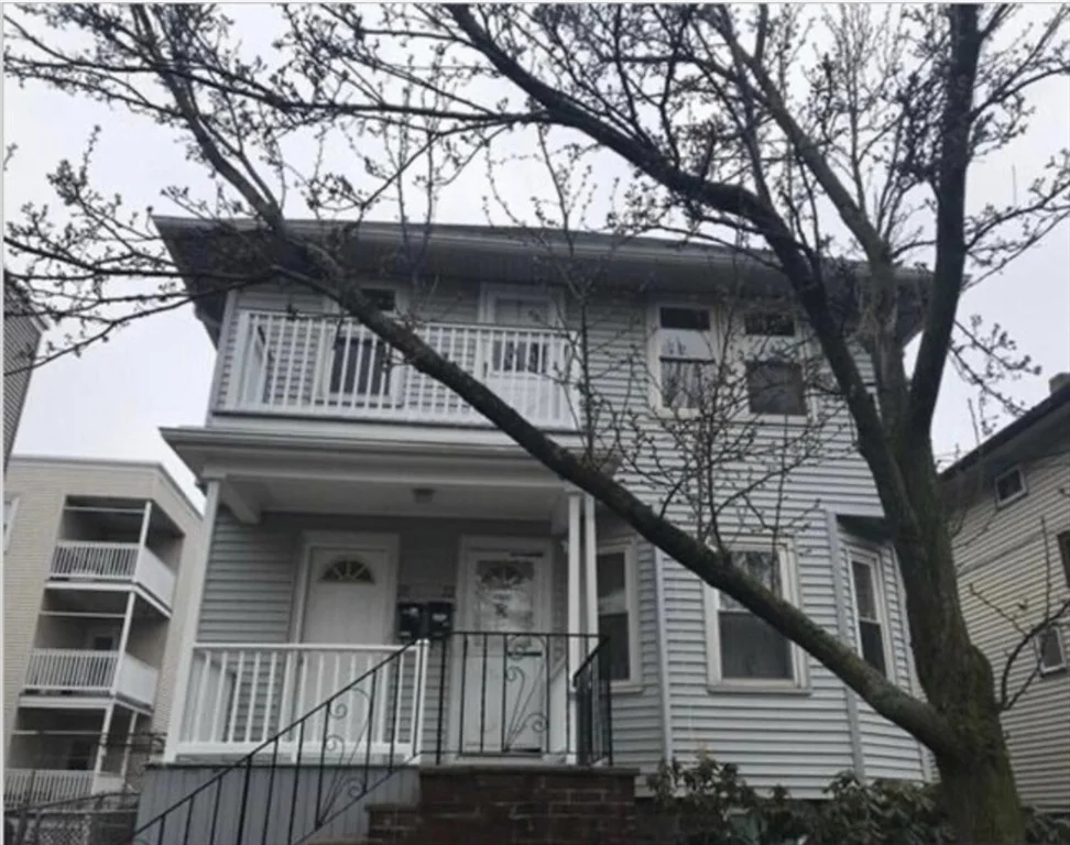 2 bed, 1 bath apartment for rent at 20 Meacham St Unit 2, Winter Hill — photo 1 of 6