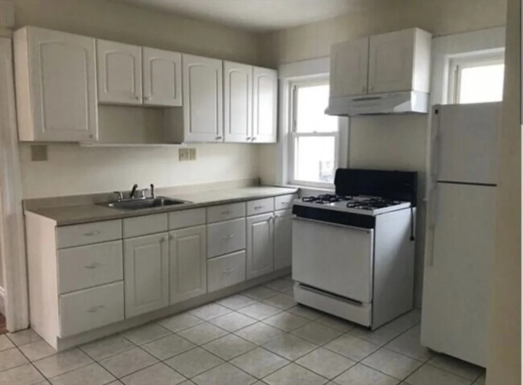 2 bed, 1 bath apartment for rent at 20 Meacham St Unit 2, Winter Hill — photo 2 of 6