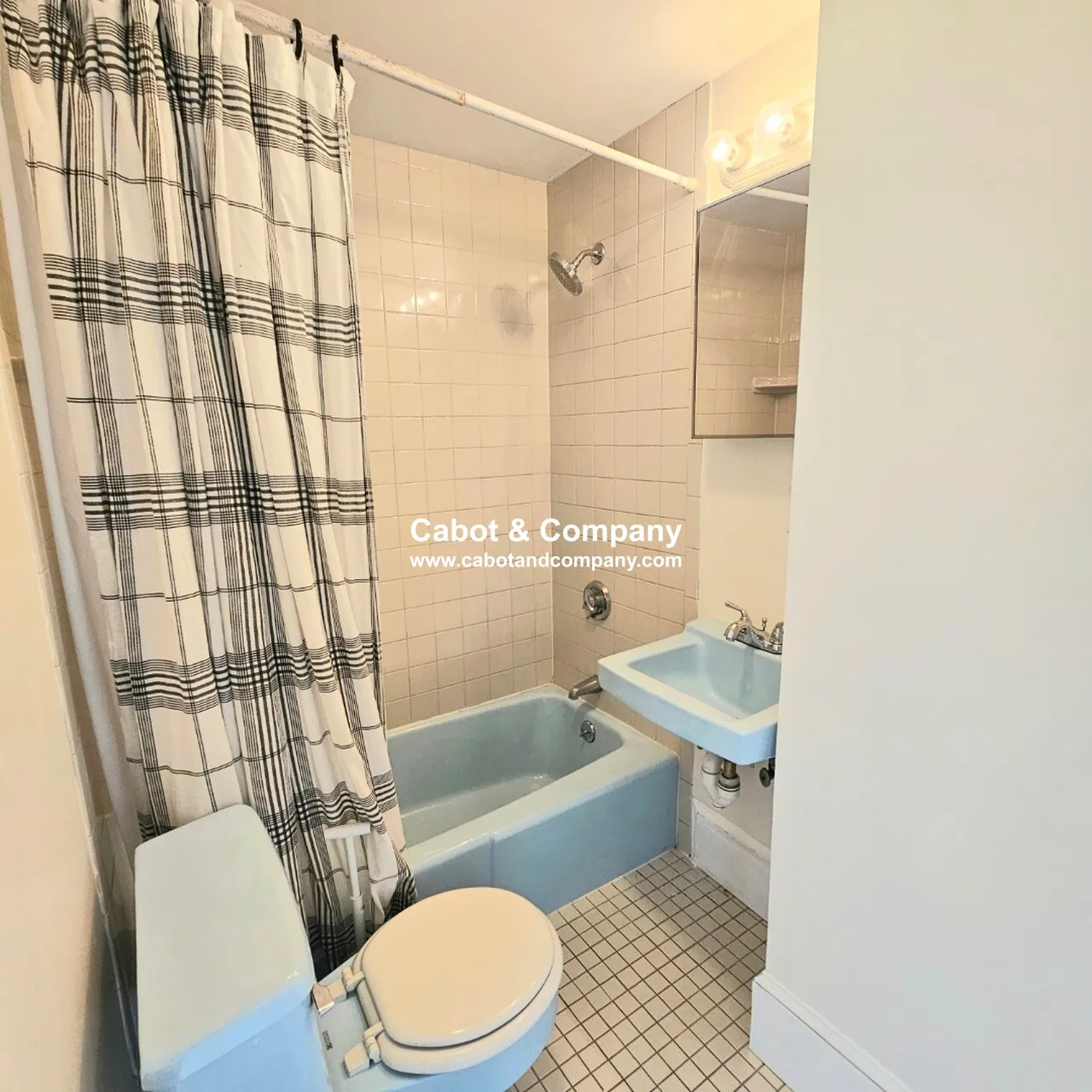 2 bed, 1 bath apartment for rent at 20 Mead St Unit 3, Allston — photo 11 of 11