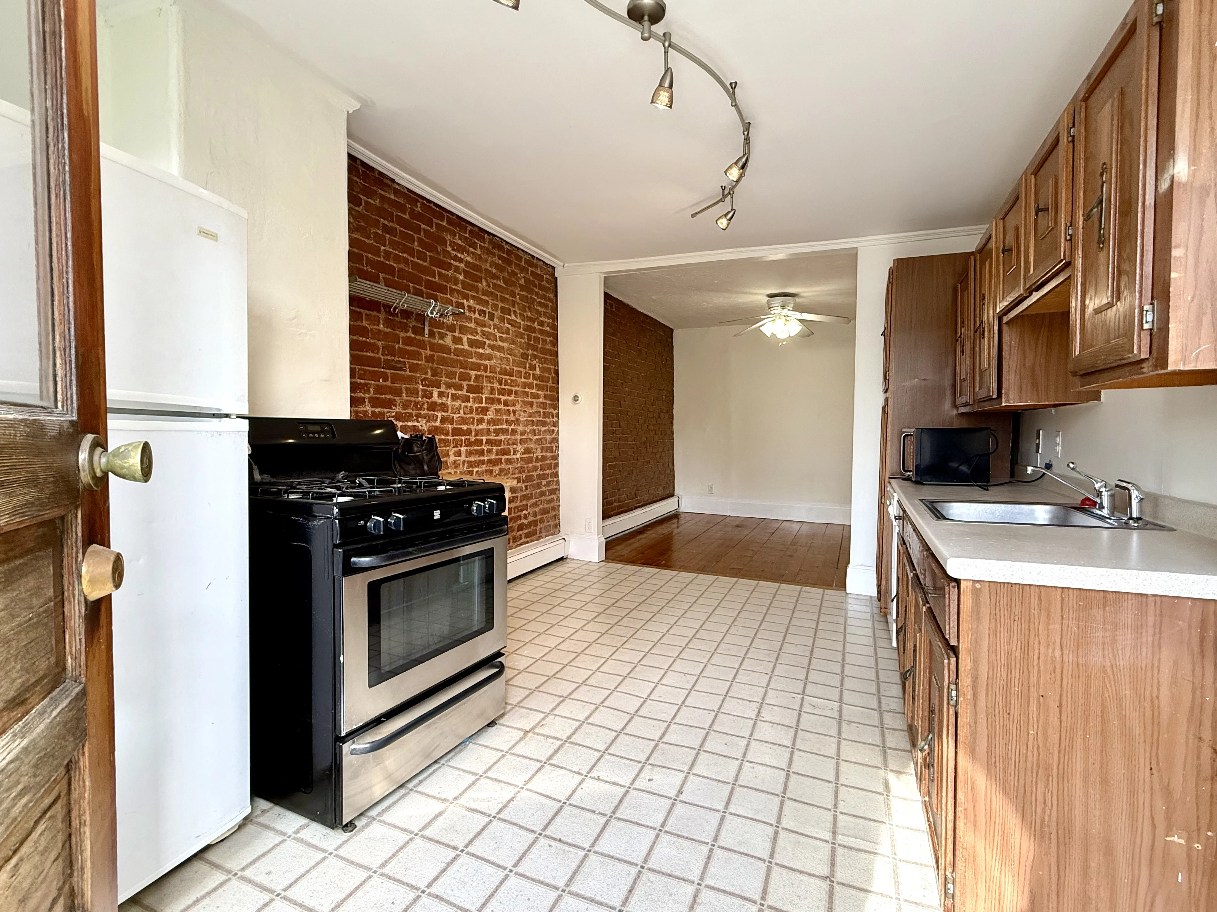 2 bed, 1 bath apartment for rent at 20 Mead St Unit 3A, Allston — photo 5 of 19