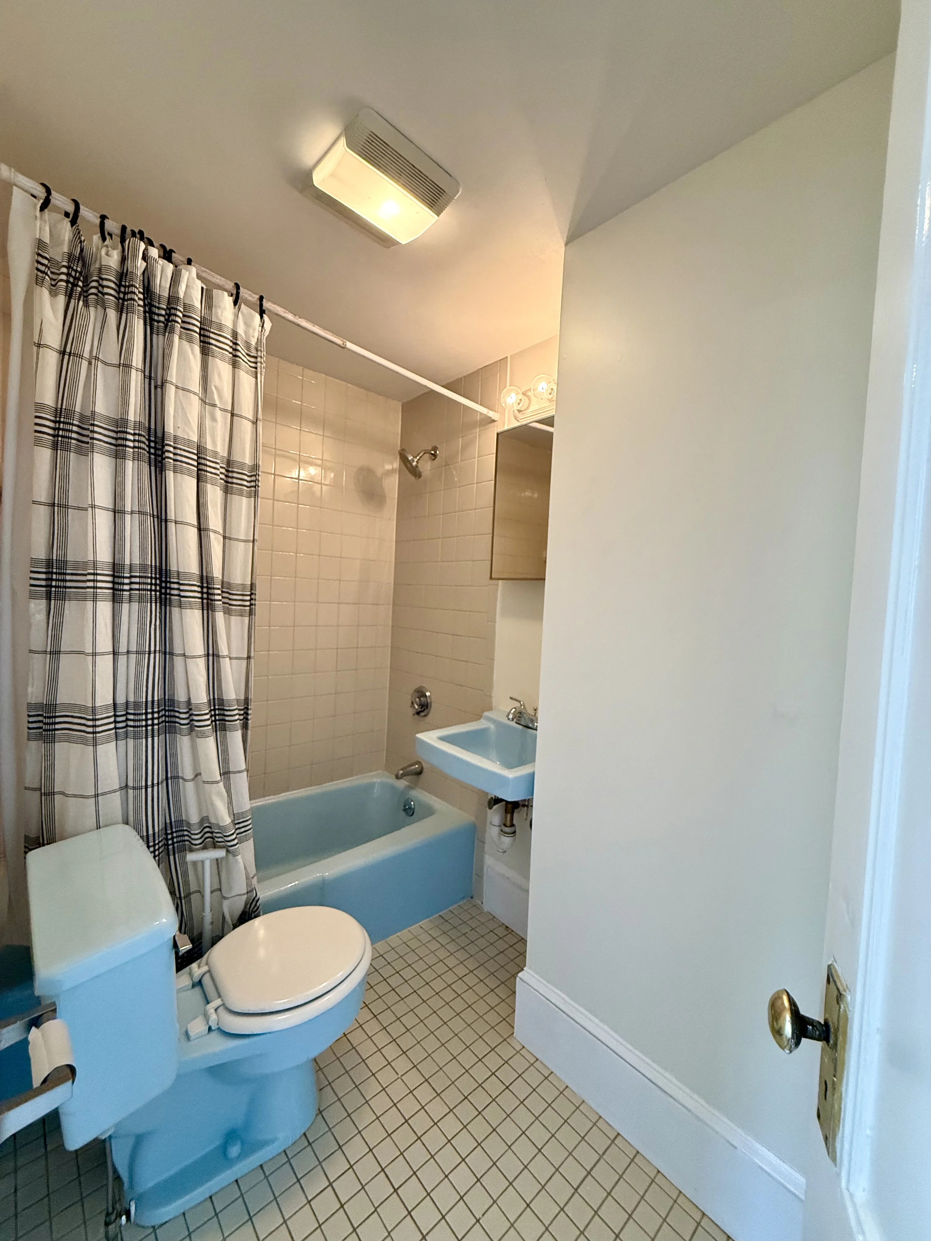 2 bed, 1 bath apartment for rent at 20 Mead St Unit 3A, Allston — photo 18 of 19