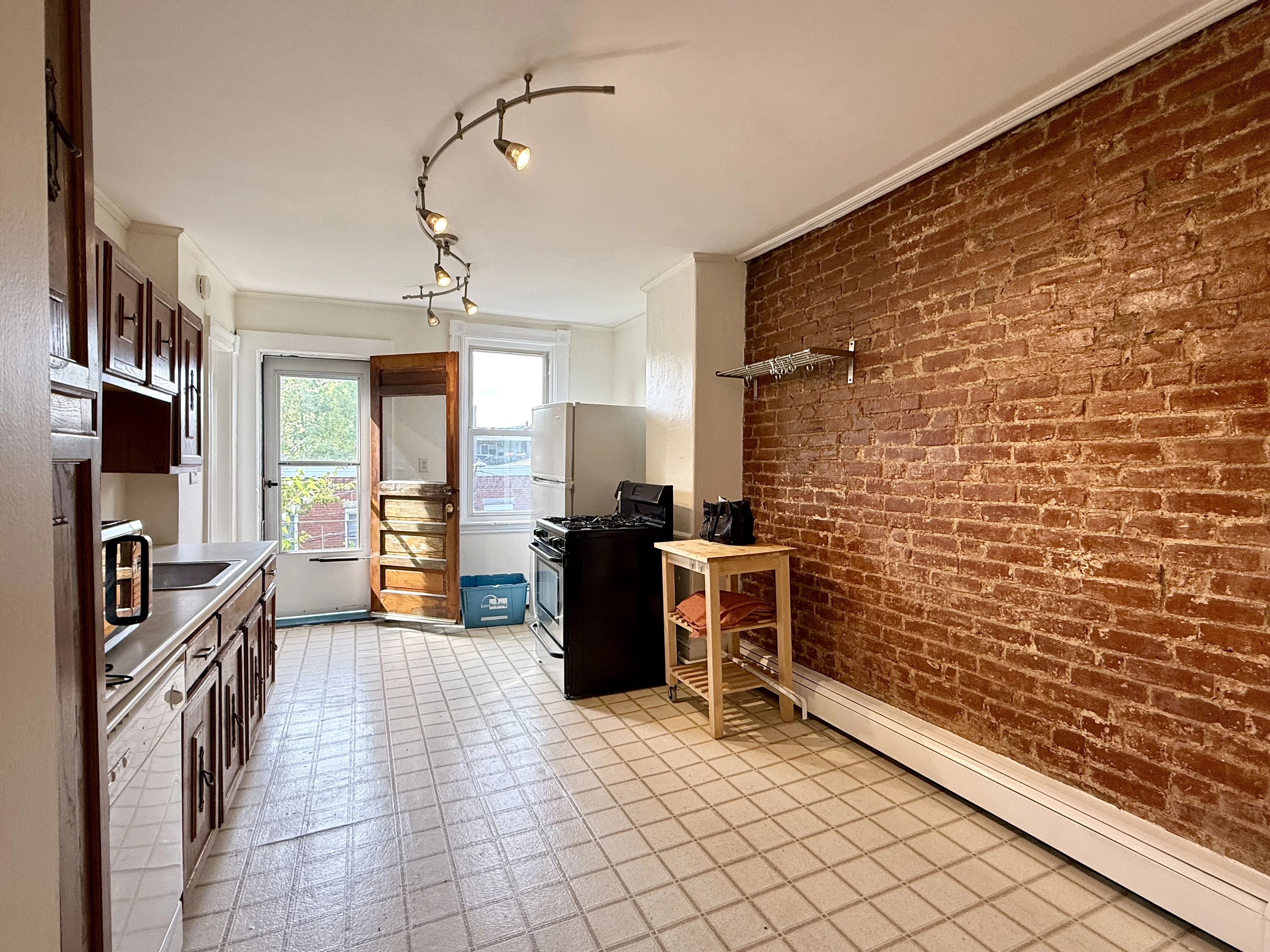 2 bed, 1 bath apartment for rent at 20 Mead St Unit 3A, Allston — photo 3 of 19