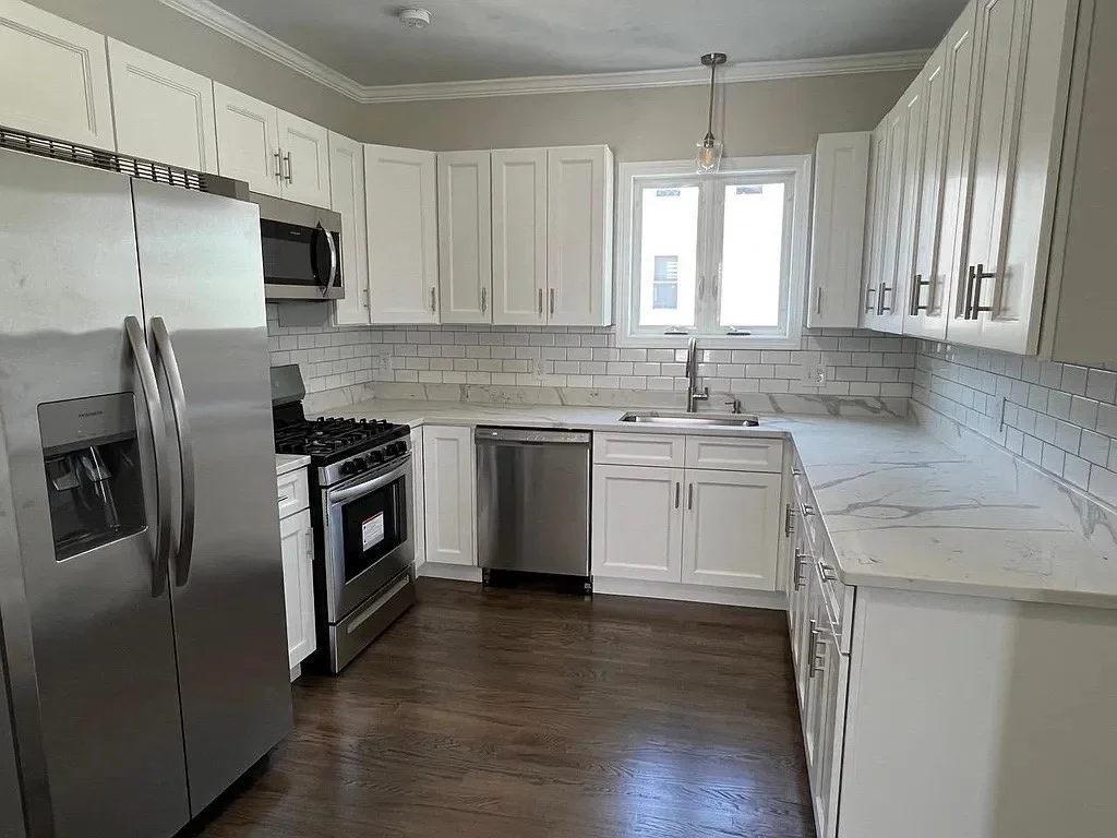 3 bed, 1 bath apartment for rent at 20 Meadow St Unit 2, Fall River — photo 2 of 23