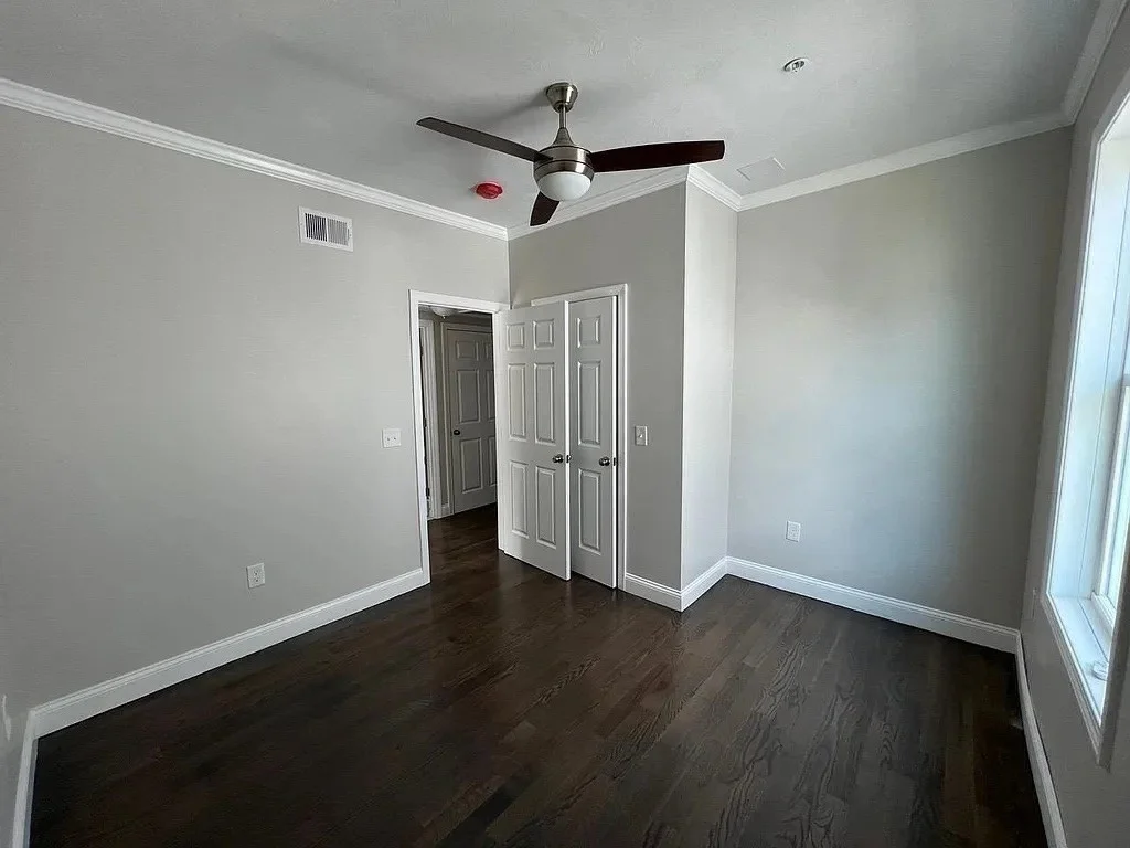 3 bed, 1 bath apartment for rent at 20 Meadow St Unit 2, Fall River — photo 6 of 23