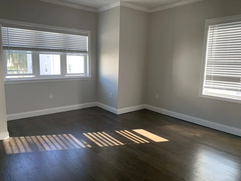 3 bed, 1 bath apartment for rent at 20 Meadow St Unit 2, Fall River — photo 4 of 23