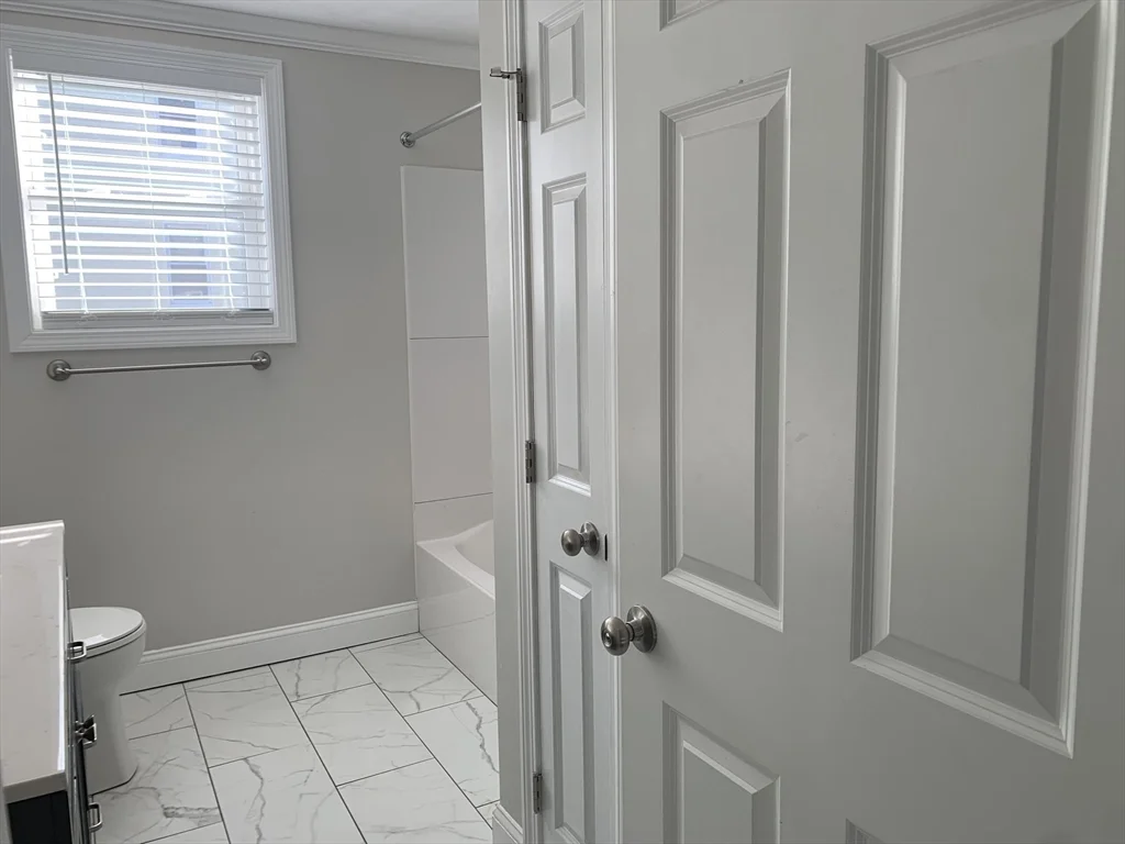 3 bed, 1 bath apartment for rent at 20 Meadow St Unit 2, Fall River — photo 10 of 23