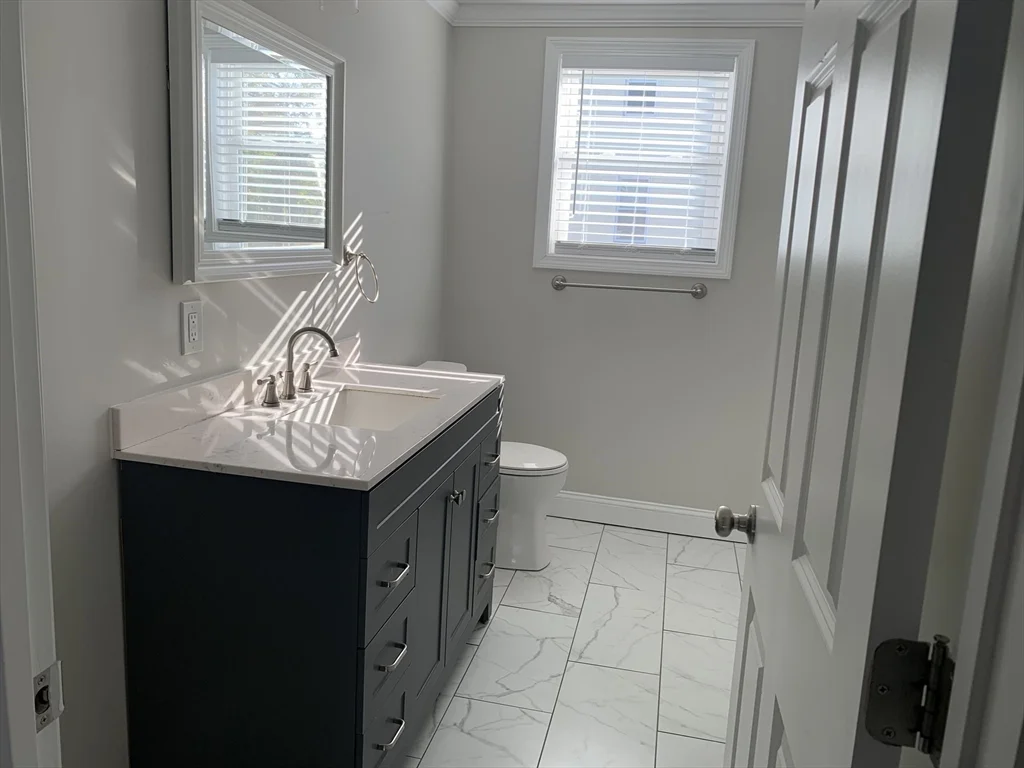 3 bed, 1 bath apartment for rent at 20 Meadow St Unit 2, Fall River — photo 15 of 23