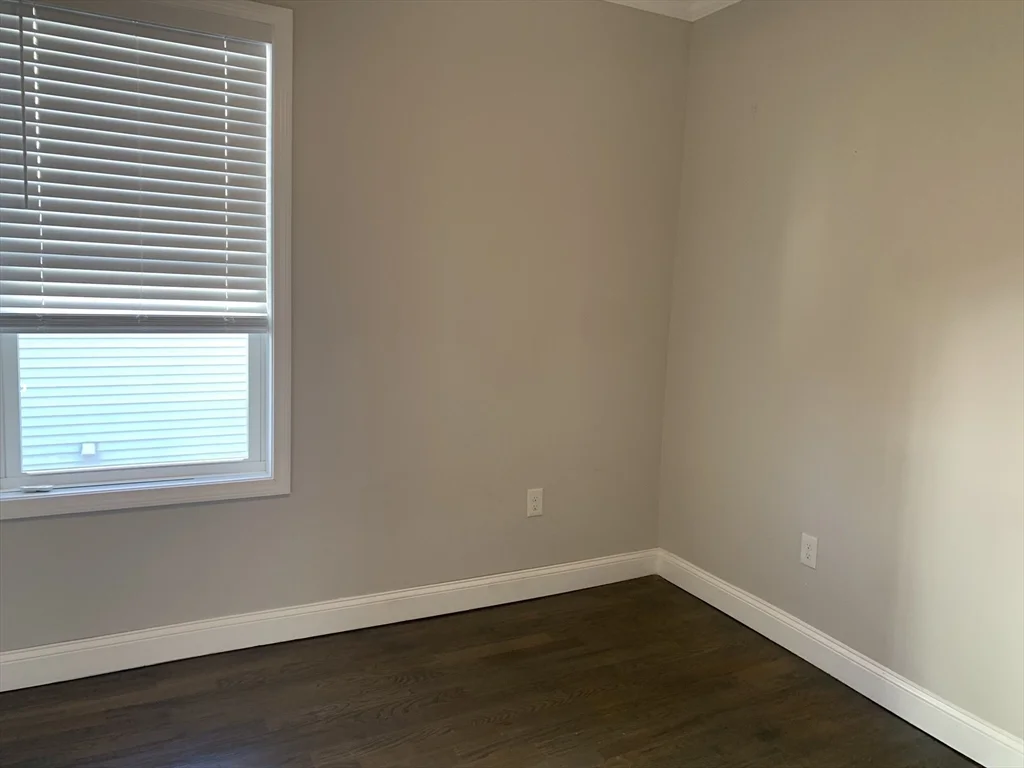 3 bed, 1 bath apartment for rent at 20 Meadow St Unit 2, Fall River — photo 11 of 23