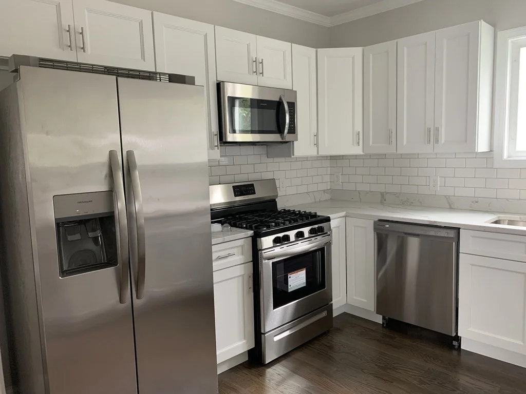 3 bed, 1 bath apartment for rent at 20 Meadow St Unit 2, Fall River — photo 3 of 23