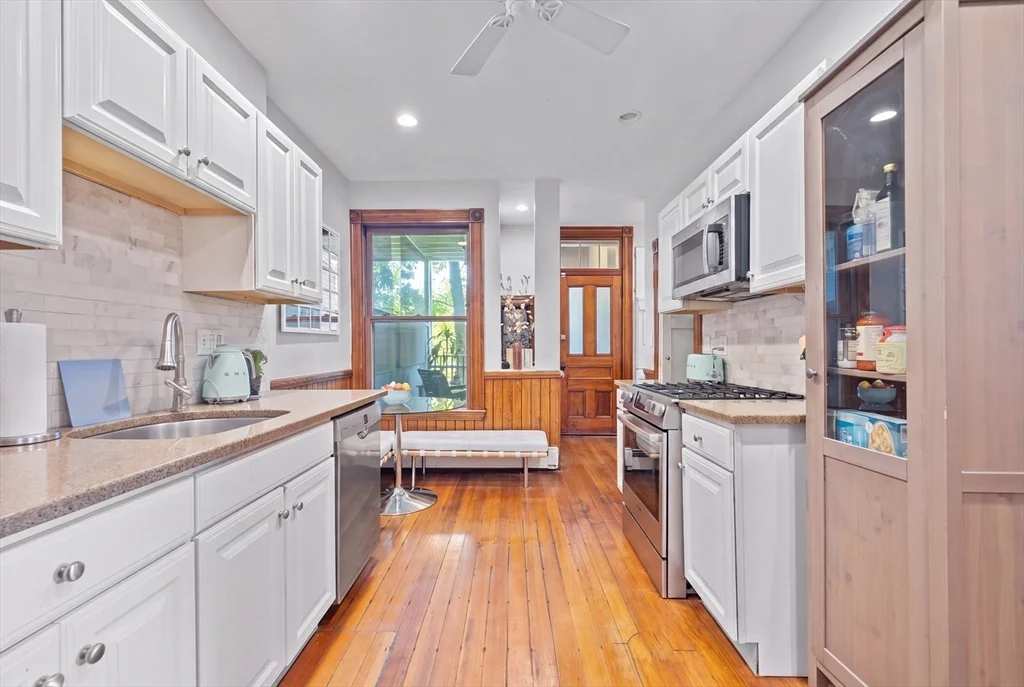3 bed, 1 bath apartment for rent at 20 Mellen St Unit 1, Dorchester — photo 18 of 26