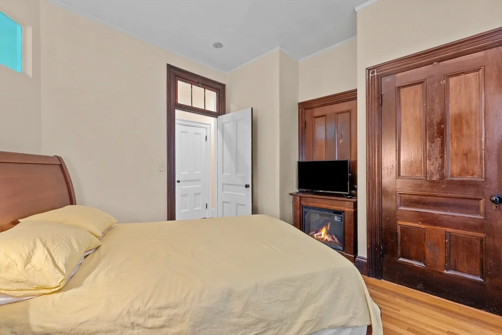3 bed, 1 bath apartment for rent at 20 Mellen St Unit 1, Dorchester — photo 8 of 26
