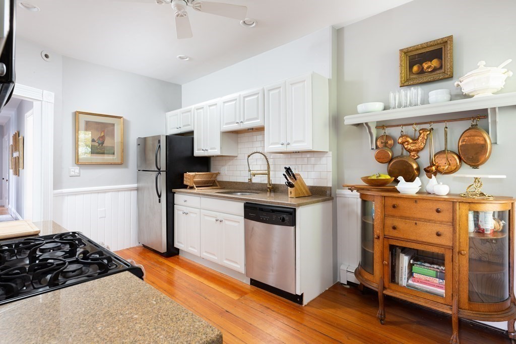 3 bed, 1 bath apartment for rent at 20 Mellen St Unit 3, Dorchester — photo 10 of 15