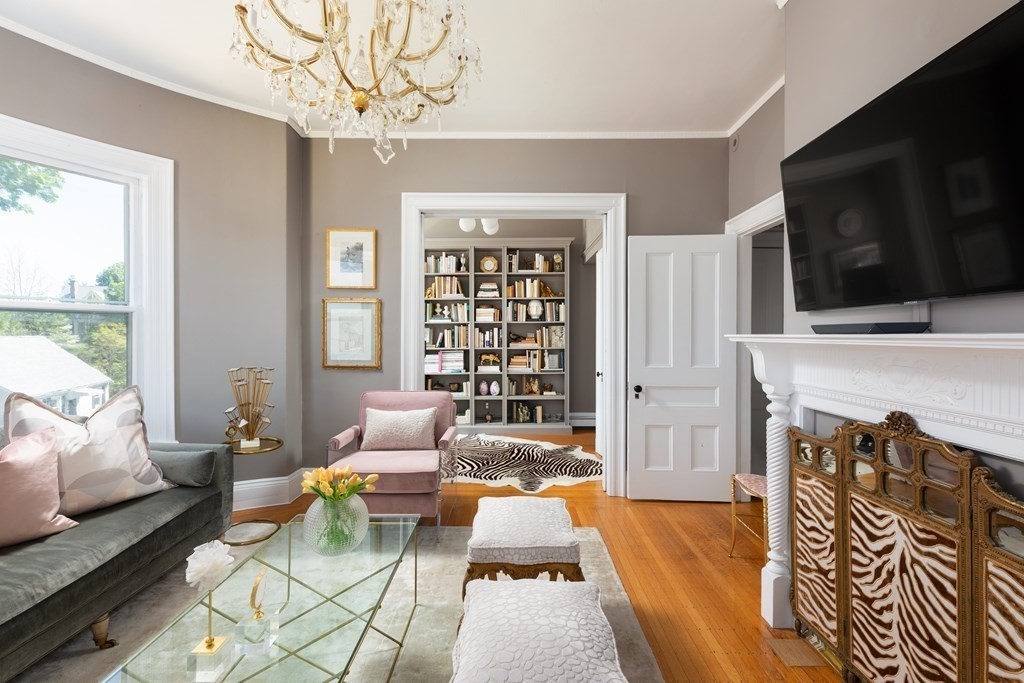 3 bed, 1 bath apartment for rent at 20 Mellen St Unit 3, Dorchester — photo 3 of 15