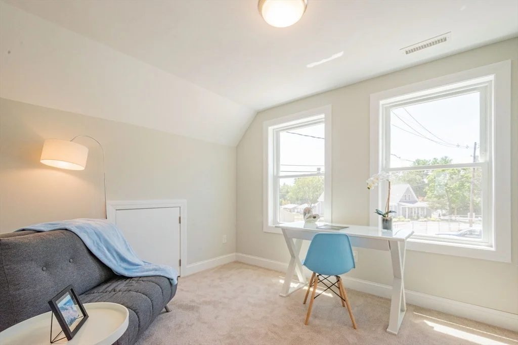 3 bed, 2 bath apartment for rent at 20 Mickelson Ln Unit 17, Bedford — photo 23 of 29